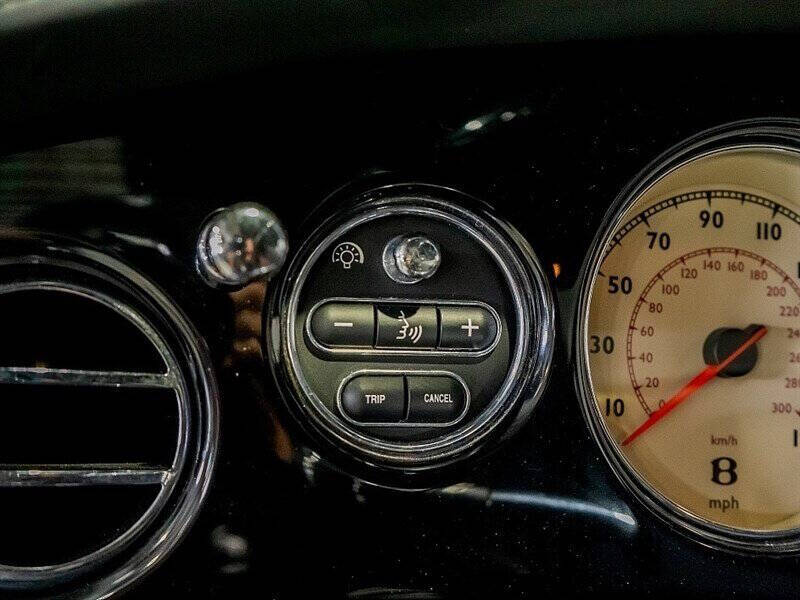 2008 Bentley Azure 36