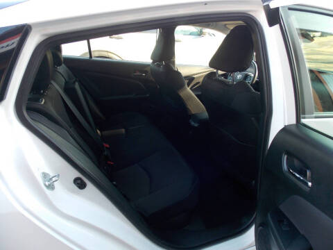 2021 Toyota Prius LE