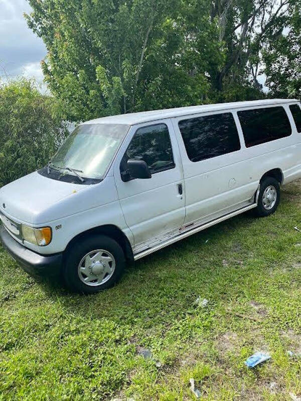 2002 Ford E-Series E-350 SD XL