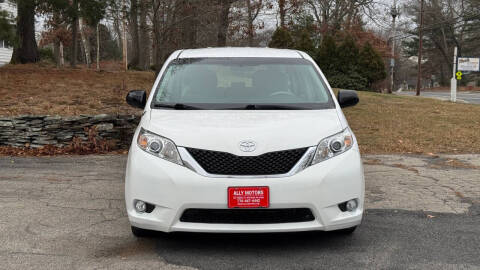 2014 Toyota Sienna L 7-Passenger