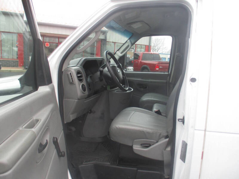 2011 Ford E-Series E-450 SD