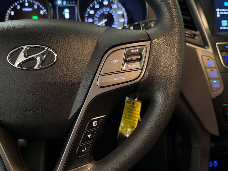 2017 Hyundai Santa Fe SE