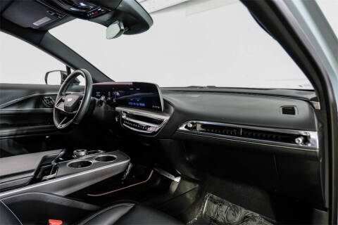 2024 Cadillac LYRIQ Luxury 1