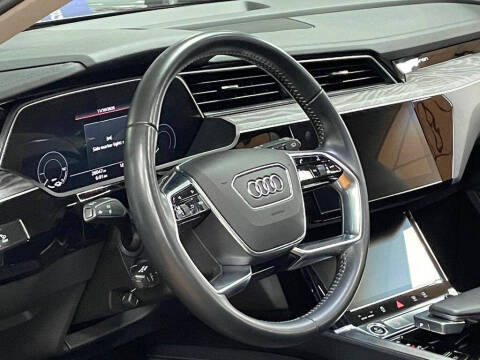 2021 Audi e-tron quattro Premium Plus