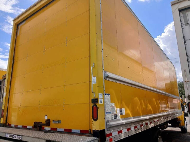 2019 Freightliner M2 106