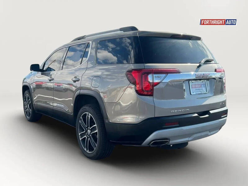 2023 GMC Acadia SLT