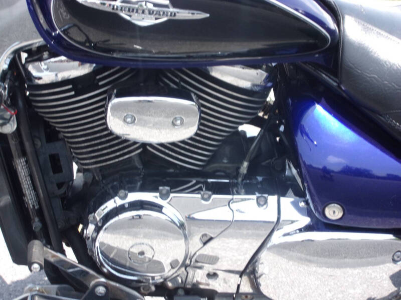 2005 Suzuki Boulevard