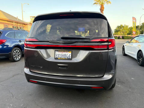 2021 Chrysler Pacifica Touring