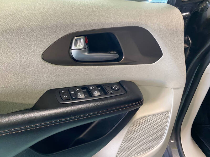 2017 Chrysler Pacifica Touring Plus