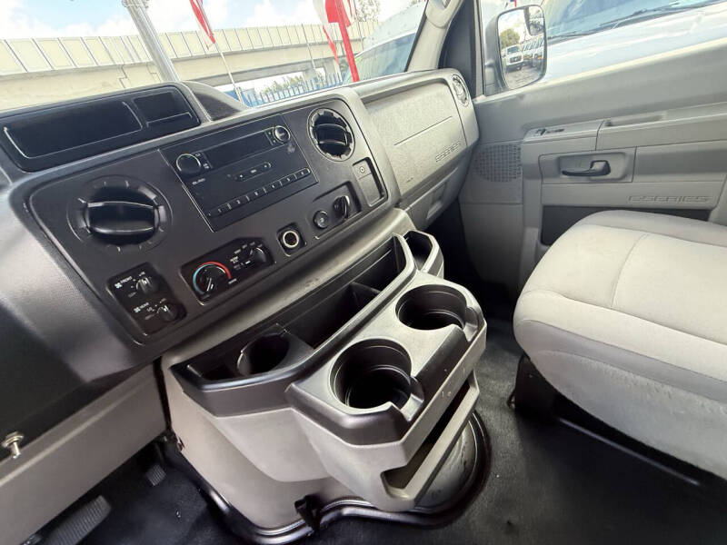 2012 Ford E-350
