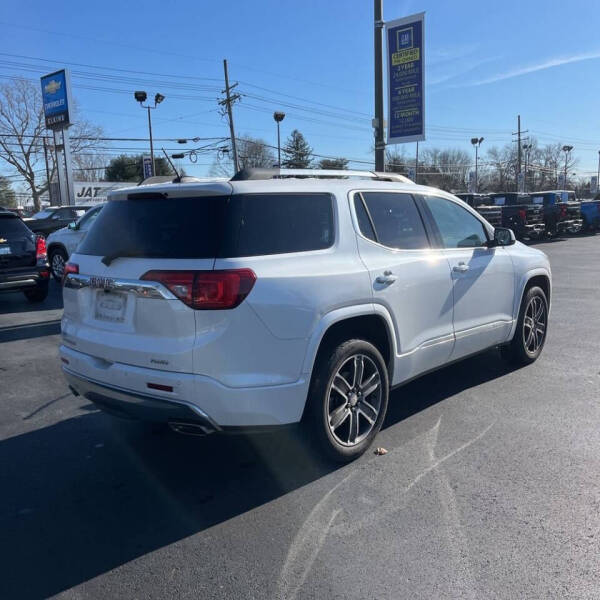 2017 GMC Acadia Denali photo 6