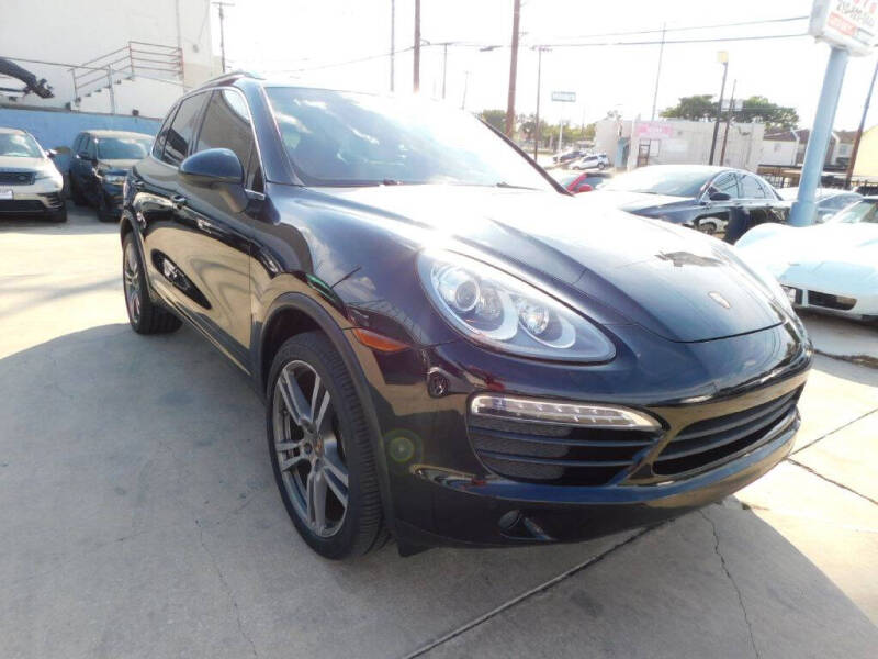 2014 Porsche Cayenne's photo