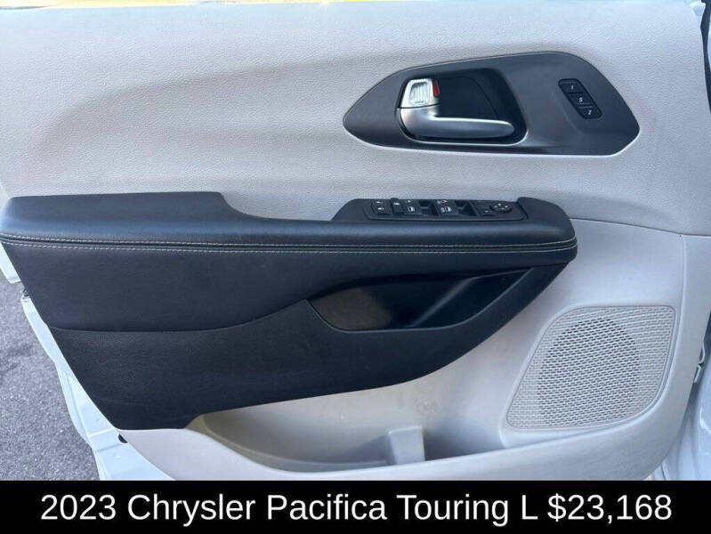 2023 Chrysler Pacifica Touring L
