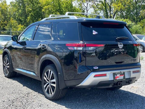 2025 Nissan Pathfinder Platinum