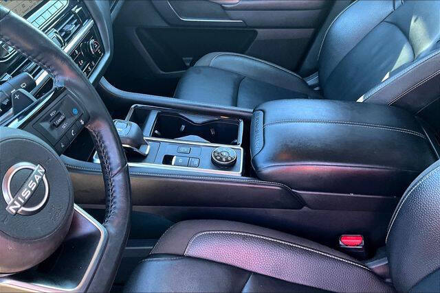 2023 Nissan Pathfinder SL