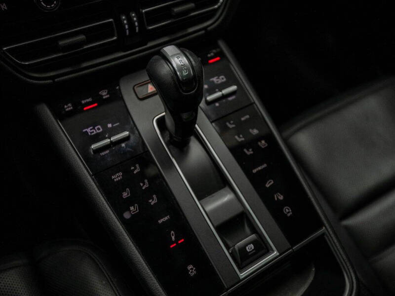 2022 Porsche Macan S