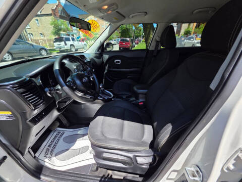 2016 Kia Soul +