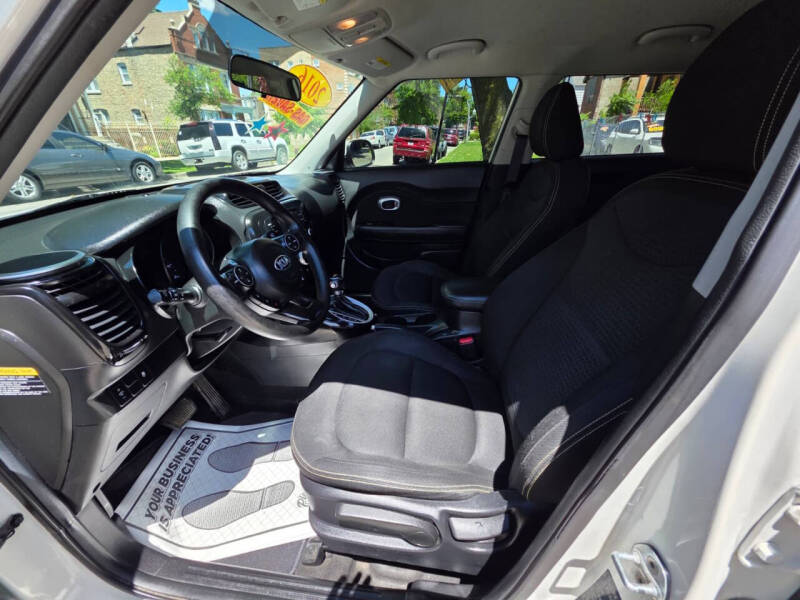 2016 Kia Soul +