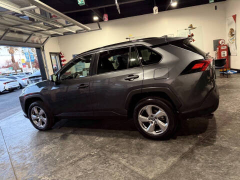 2021 Toyota RAV4 Hybrid XLE Premium