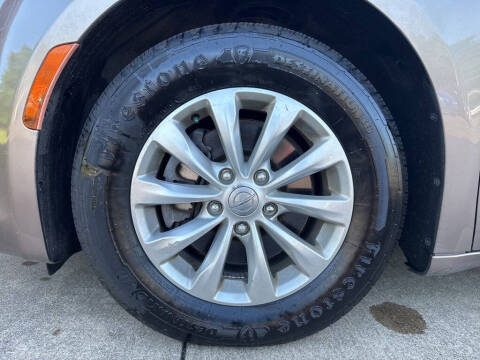 2017 Chrysler Pacifica Touring-L