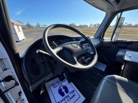 2012 Freightliner M2 106