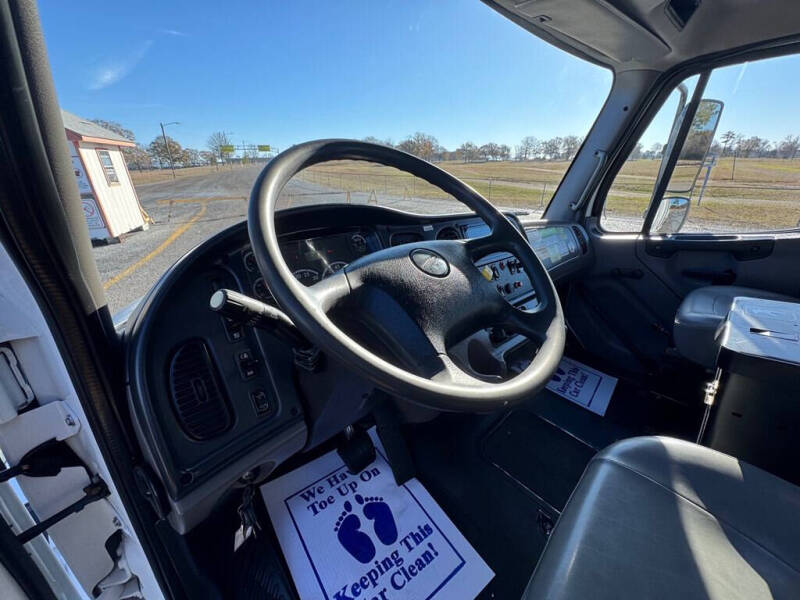 2012 Freightliner M2 106