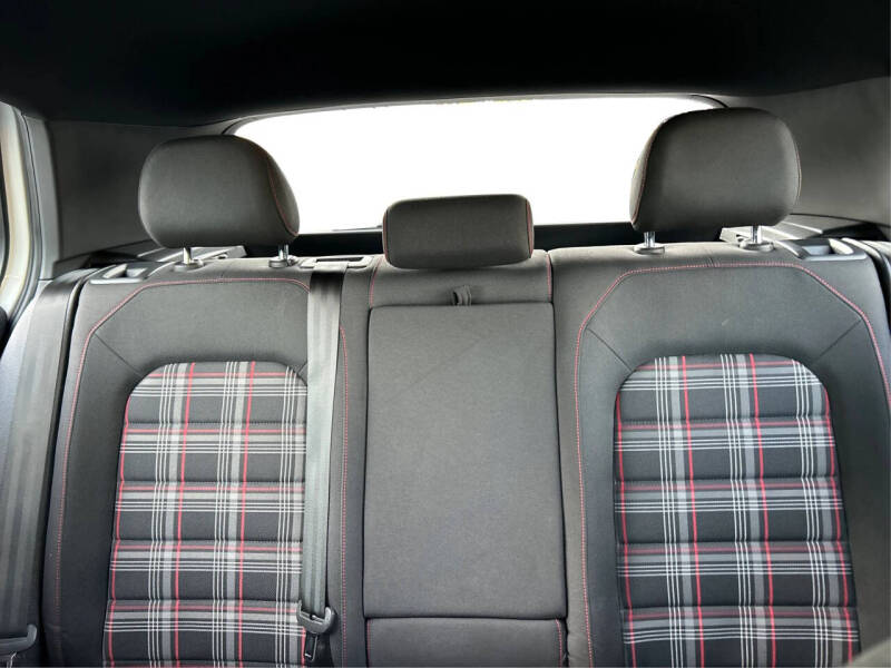 2017 Volkswagen Golf GTI S