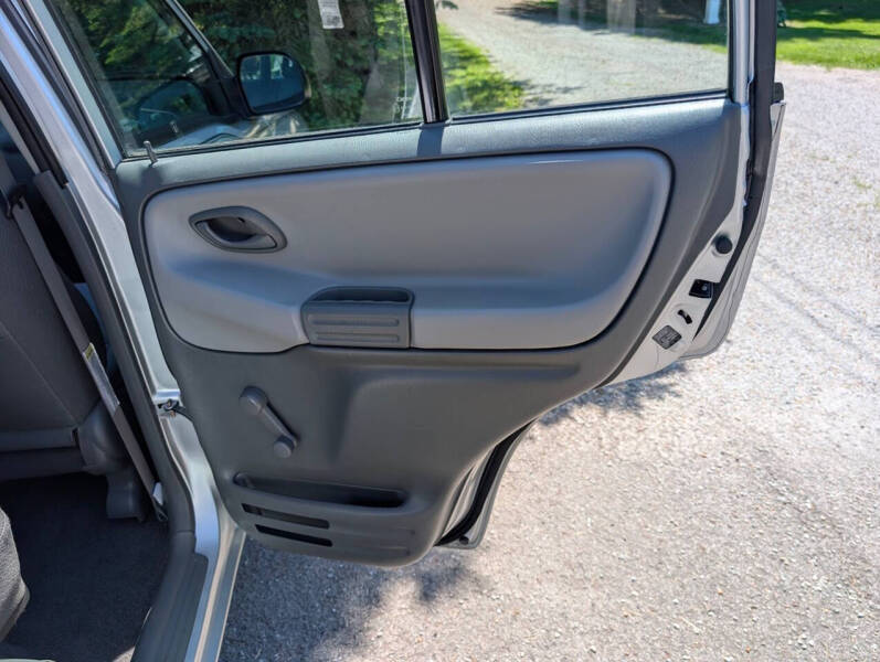 2004 Chevrolet Tracker