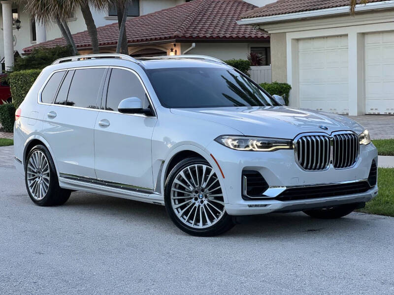 2021 BMW X7 40i's photo