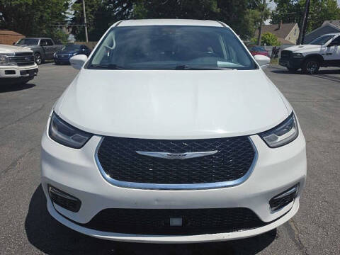 2022 Chrysler Pacifica Hybrid Touring L