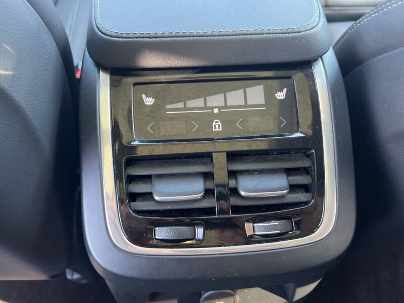 2023 Volvo XC90 Recharge T8 Ultimate Bright Theme 7P