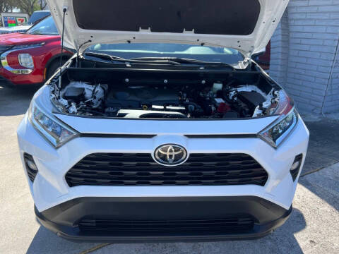 2020 Toyota RAV4 XLE
