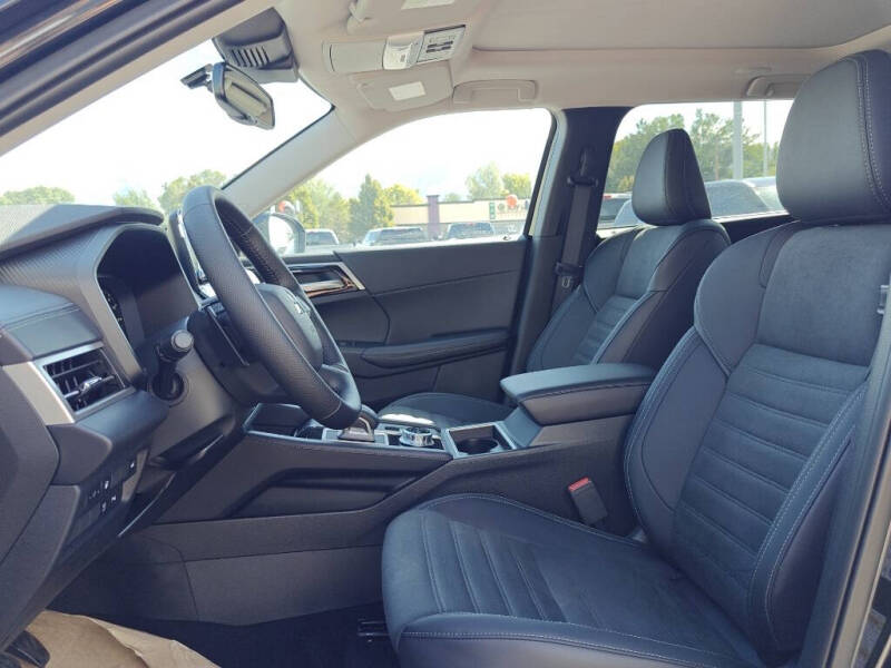 2025 Mitsubishi Outlander PHEV SE