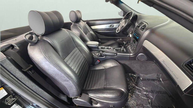 2003 Ford Thunderbird