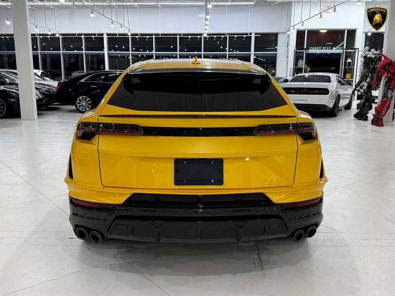 2024 Lamborghini Urus Performante