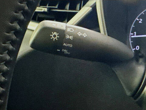 2025 Toyota Corolla Hatchback SE