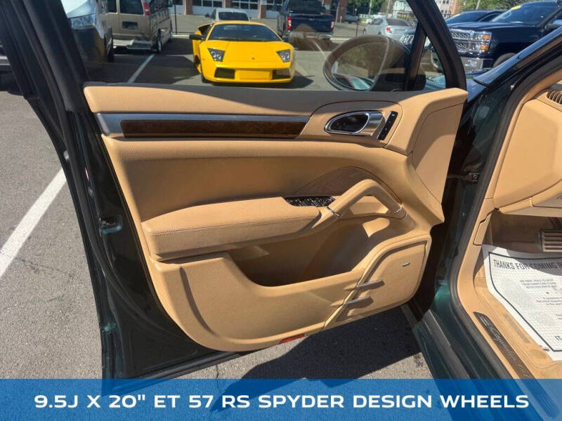 2013 Porsche Cayenne GTS