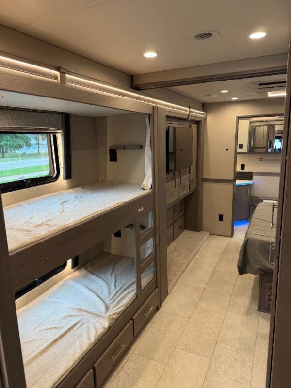 2025 Freightliner Cascadia