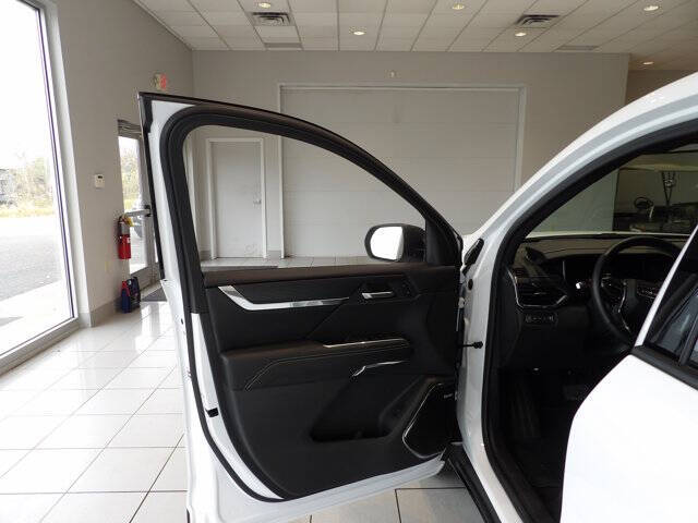 2025 GMC Acadia Elevation