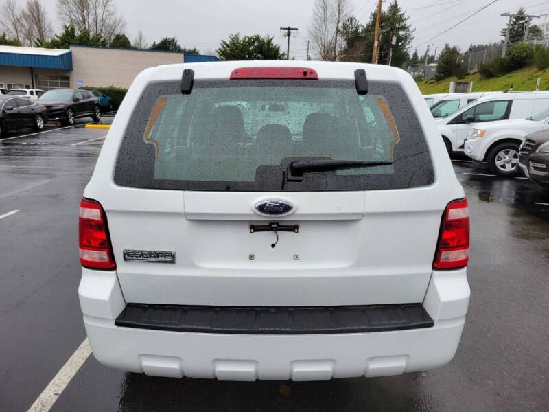 2009 Ford Escape XLS photo 6