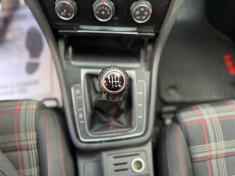 2017 Volkswagen Golf GTI S