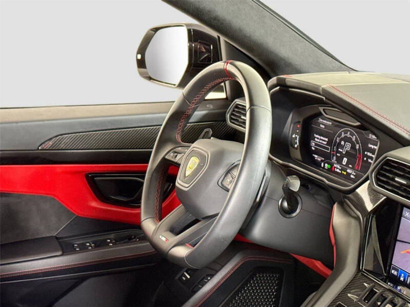 2023 Lamborghini Urus S