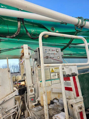 2003 Mack MR688S
