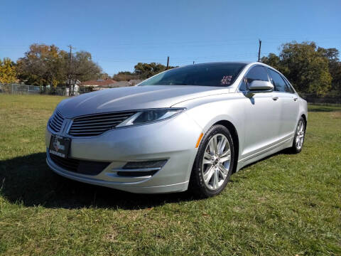 2016 Lincoln MKZ for sale at LA PULGA DE AUTOS in Dallas TX