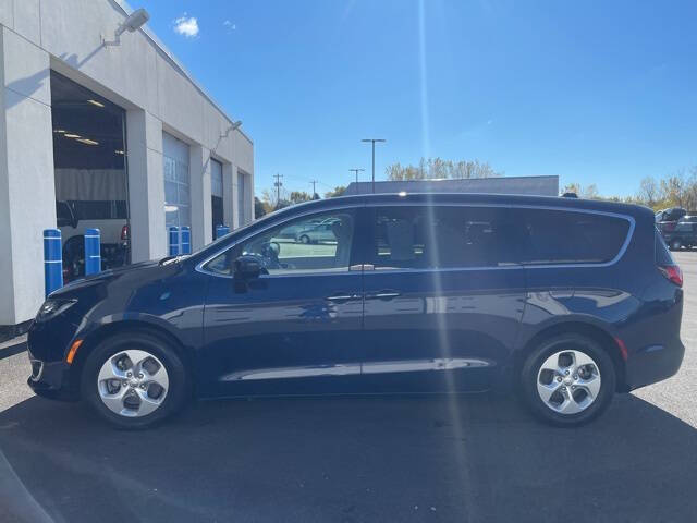 2017 Chrysler Pacifica Hybrid Touring Plus