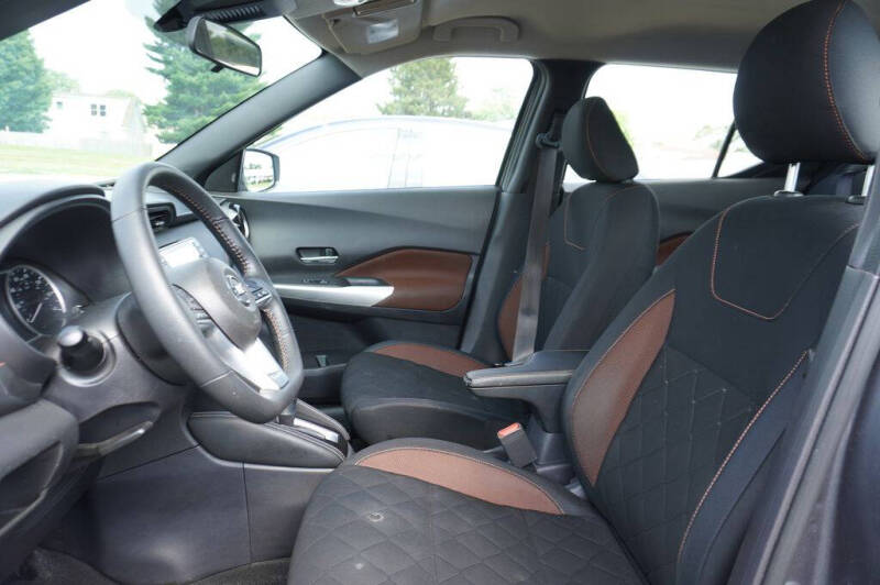 2020 Nissan Kicks SR