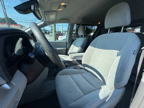 2018 Toyota Sienna LE 8-Passenger