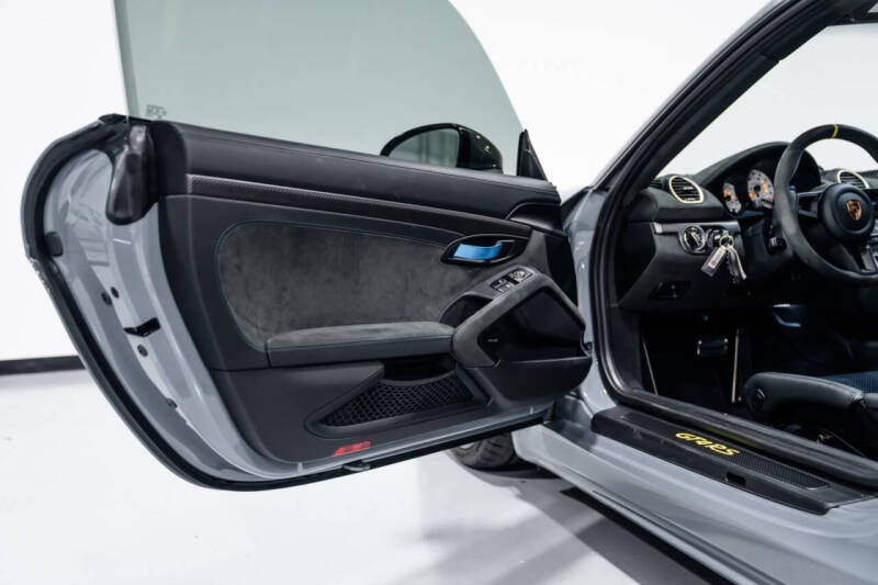 2025 Porsche 718 Cayman GT4 RS