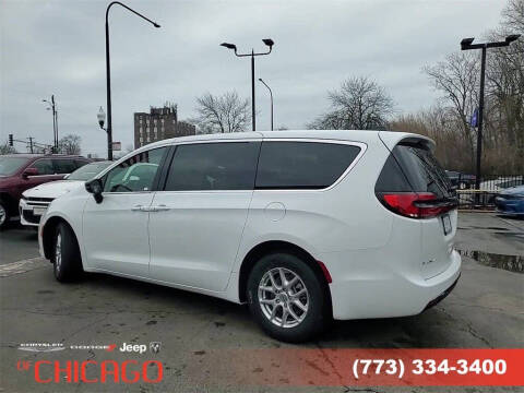 2025 Chrysler Pacifica Select