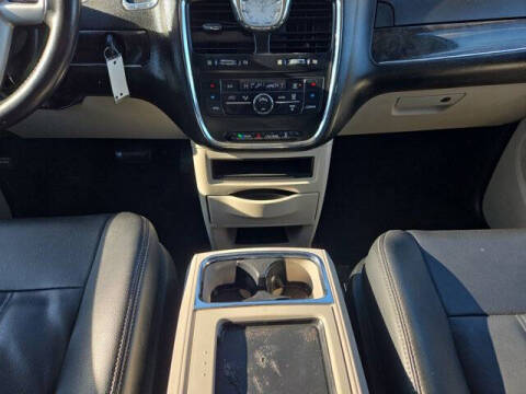 2015 Chrysler Town and Country Touring